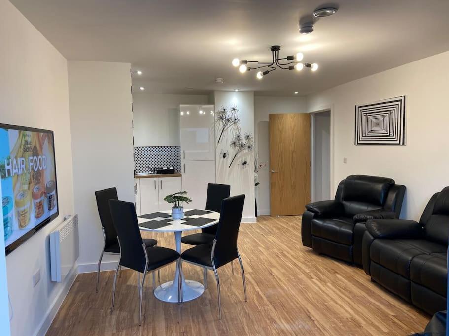 Stunning 2bd / Canal Views & Proximity To Man Utd Manchester