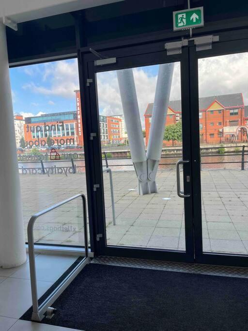 Apartment Stunning 2bd / Canal Views & Proximity To Man Utd Manchester